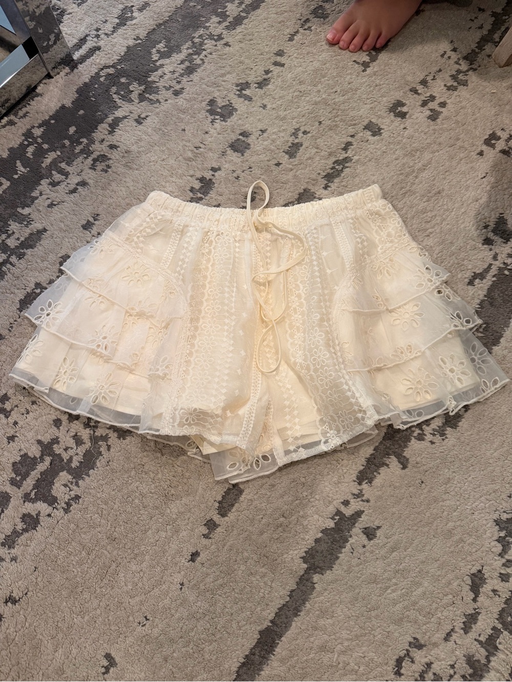 Forte Cream Lace Tiered Ruffle Skort